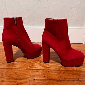 Vince Camuto Leslieon Square Toe Platform Boot in Ramba Red